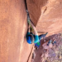 Ana Fujita - Eliseu Frechou na Reservoir wall – Indian Creek, Utah - EUA
